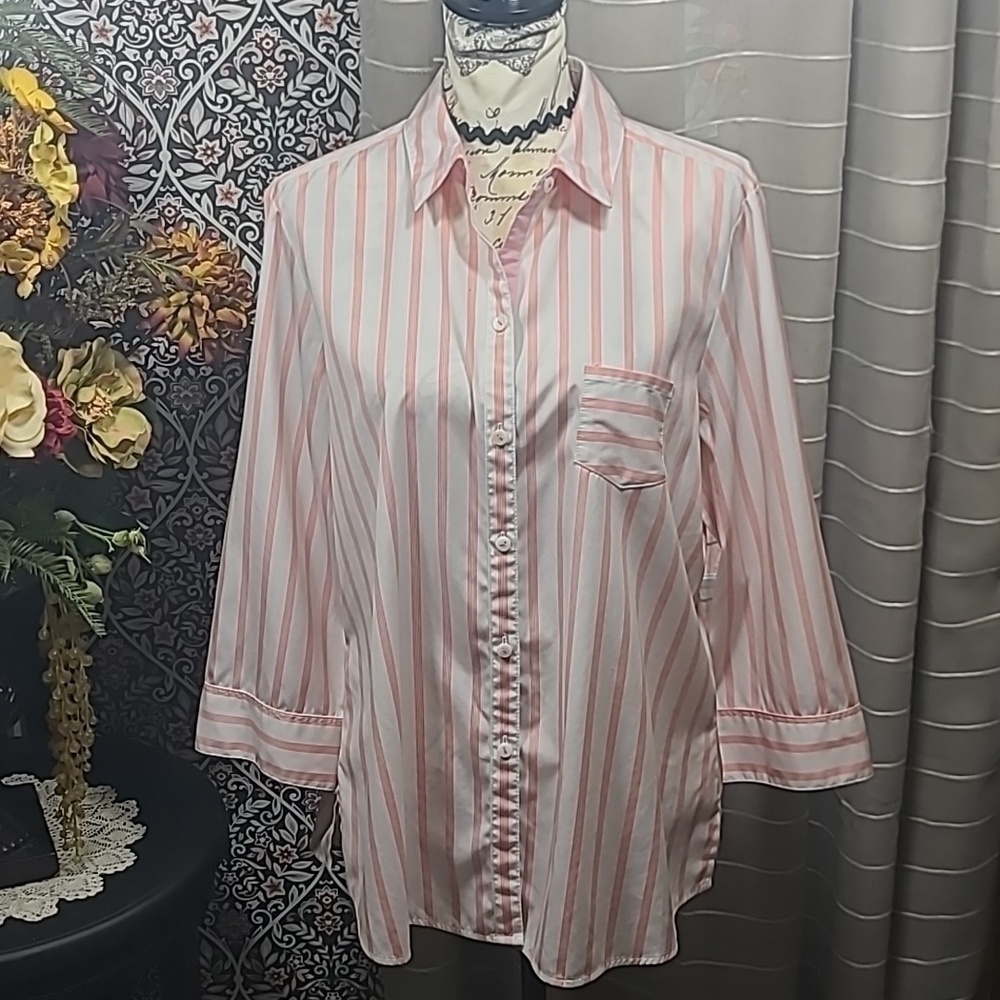 Foxcroft shaped  stripped button down blouse